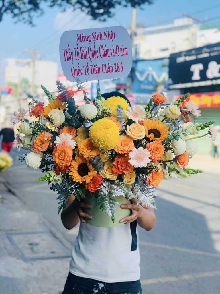 Giỏ hoa tại shop hoa Hoàn Kiếm