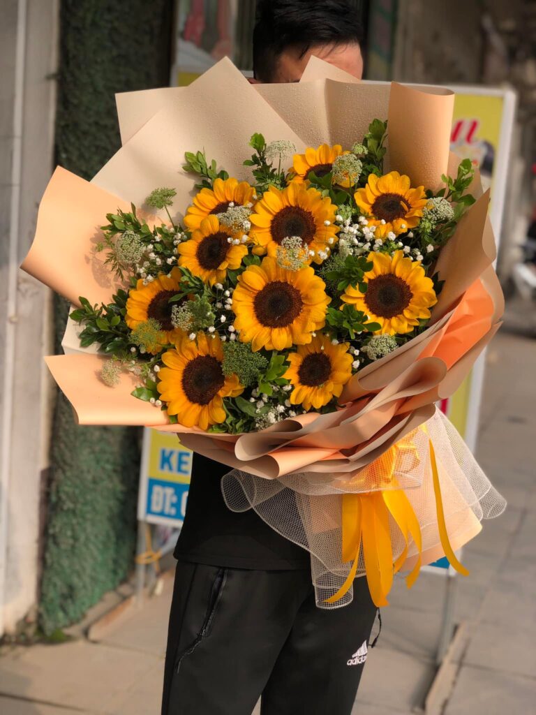 Tiệm hoa tươi Thủ Đức - Nhân viên phục vụ nhiệt tình