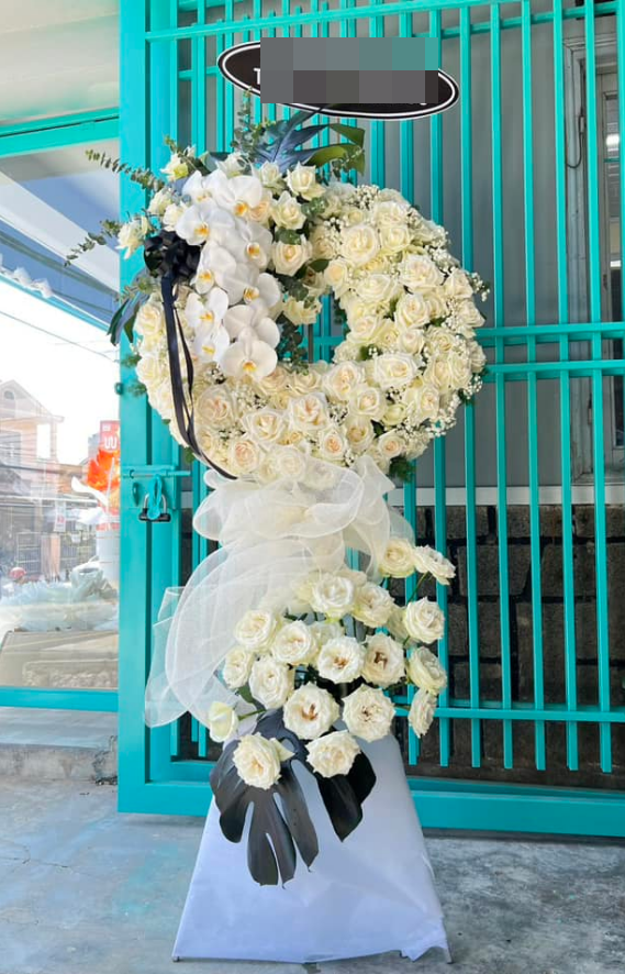 Hoa viếng đẹp shop hoa Đan Phượng