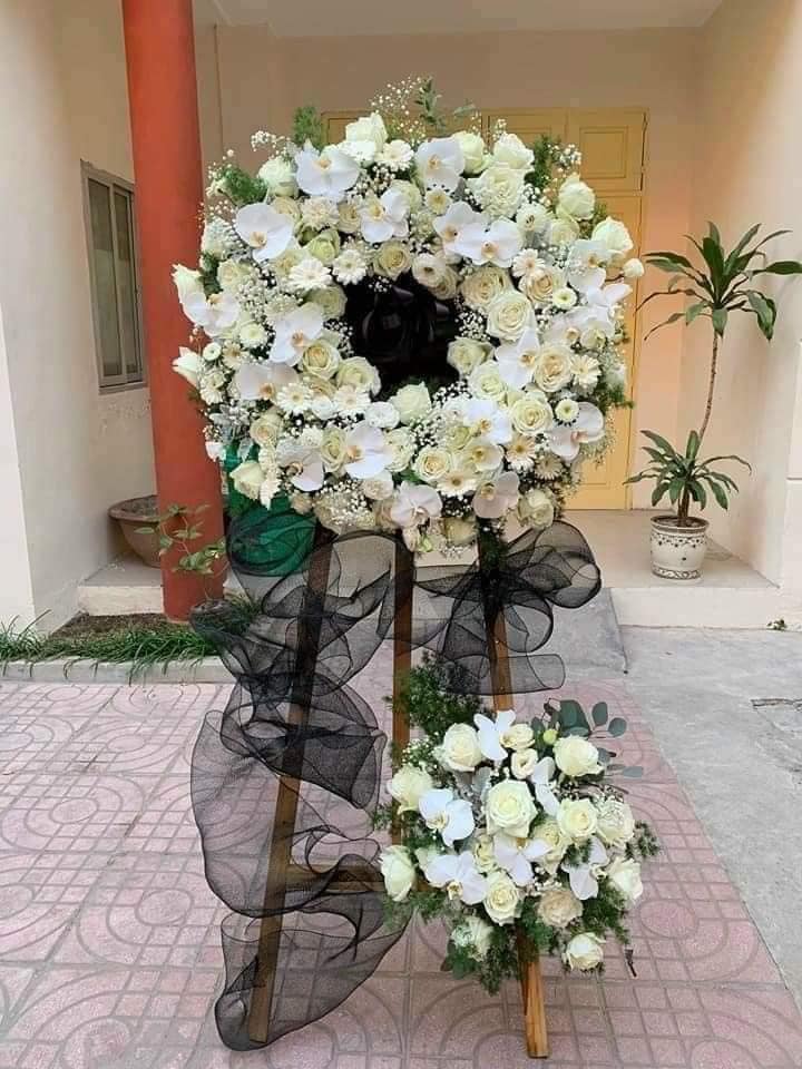 Hoa viếng tại Thạch Thất