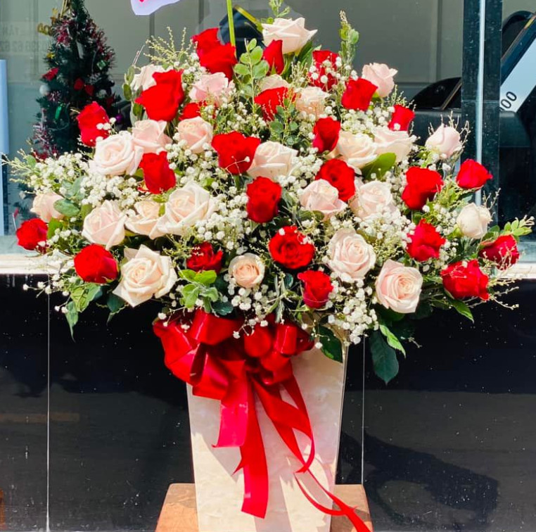 Shop hoa tươi Long Biên giao hoa miễn phí