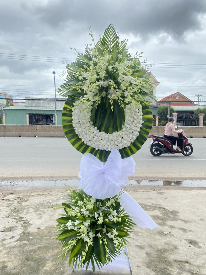 Kệ hoa viếng tại Xã Tân Thông Hội Huyện Củ Chi