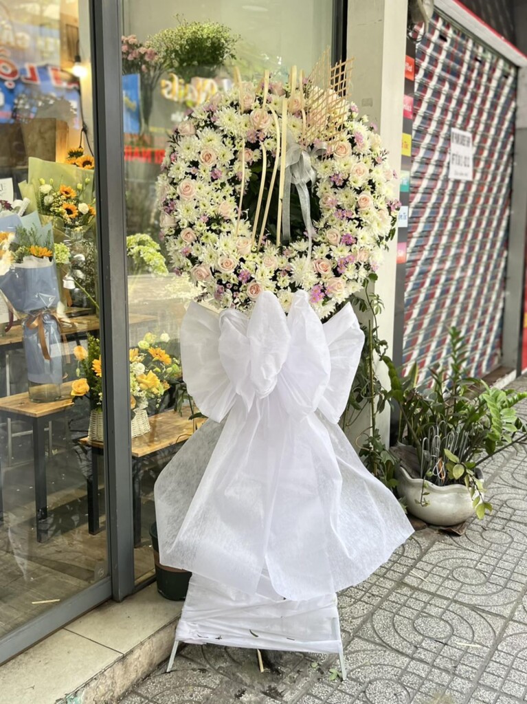 Hoa tang lễ Cam Ranh