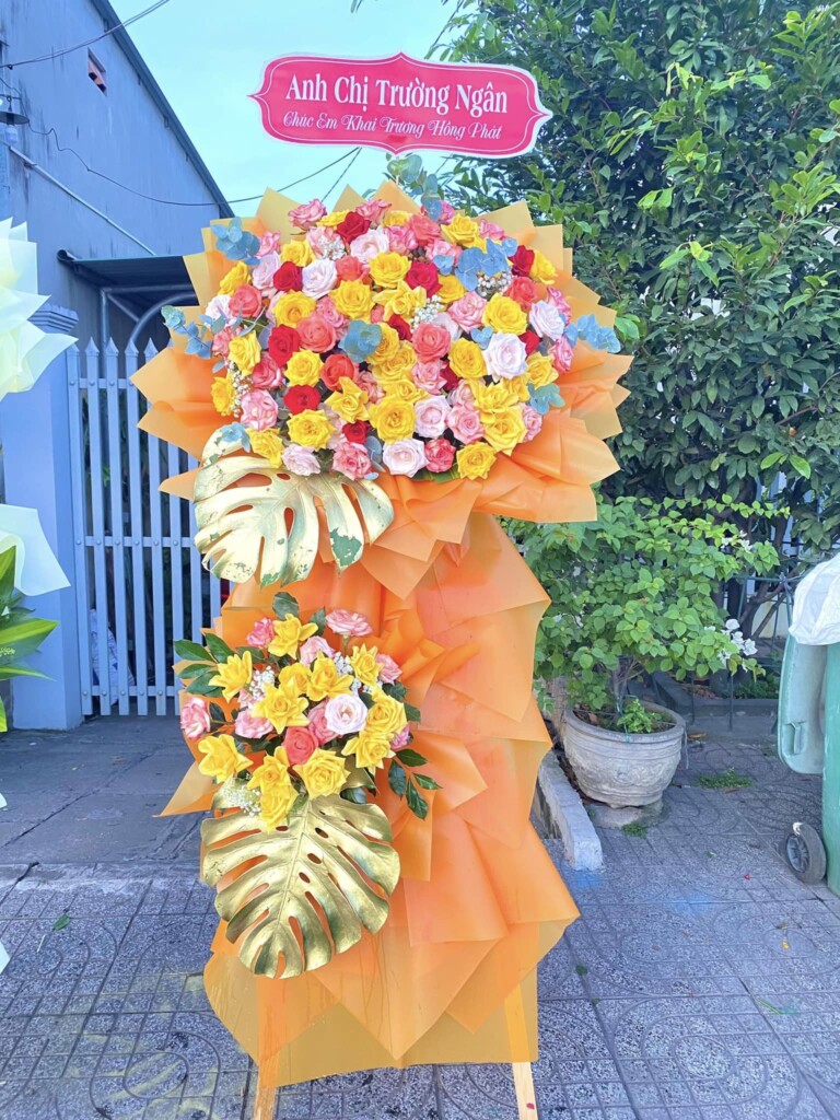 Kệ hoa chúc mừng tại tiệm hoa Đồng Xoài