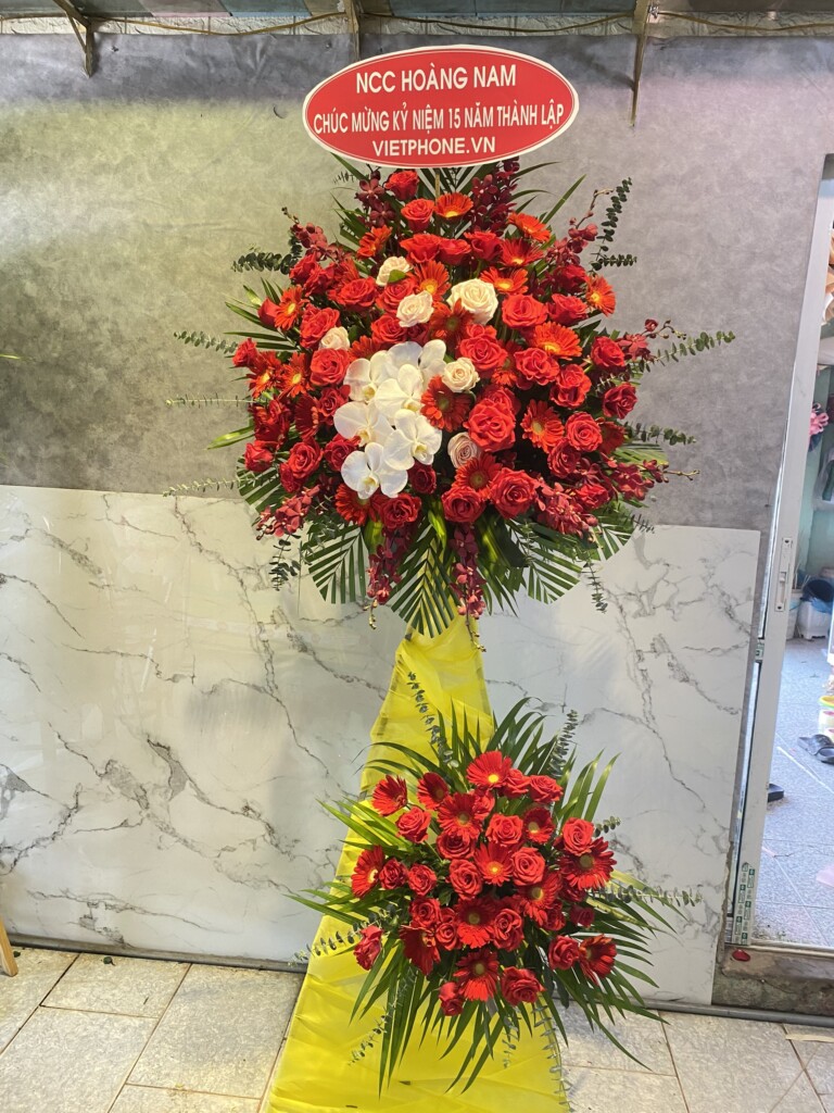 Kệ hoa khai trương tone đỏ tại Phường Láng Hạ Đống Đa