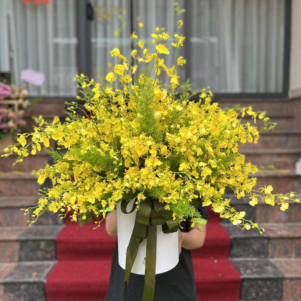 Shop hoa tươi Cao Bằng đội ngủ nhân viên chuyên nghiệp